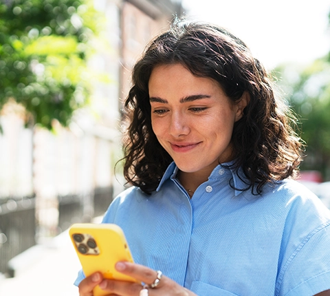 woman calling a Florina Blue agent on her phone