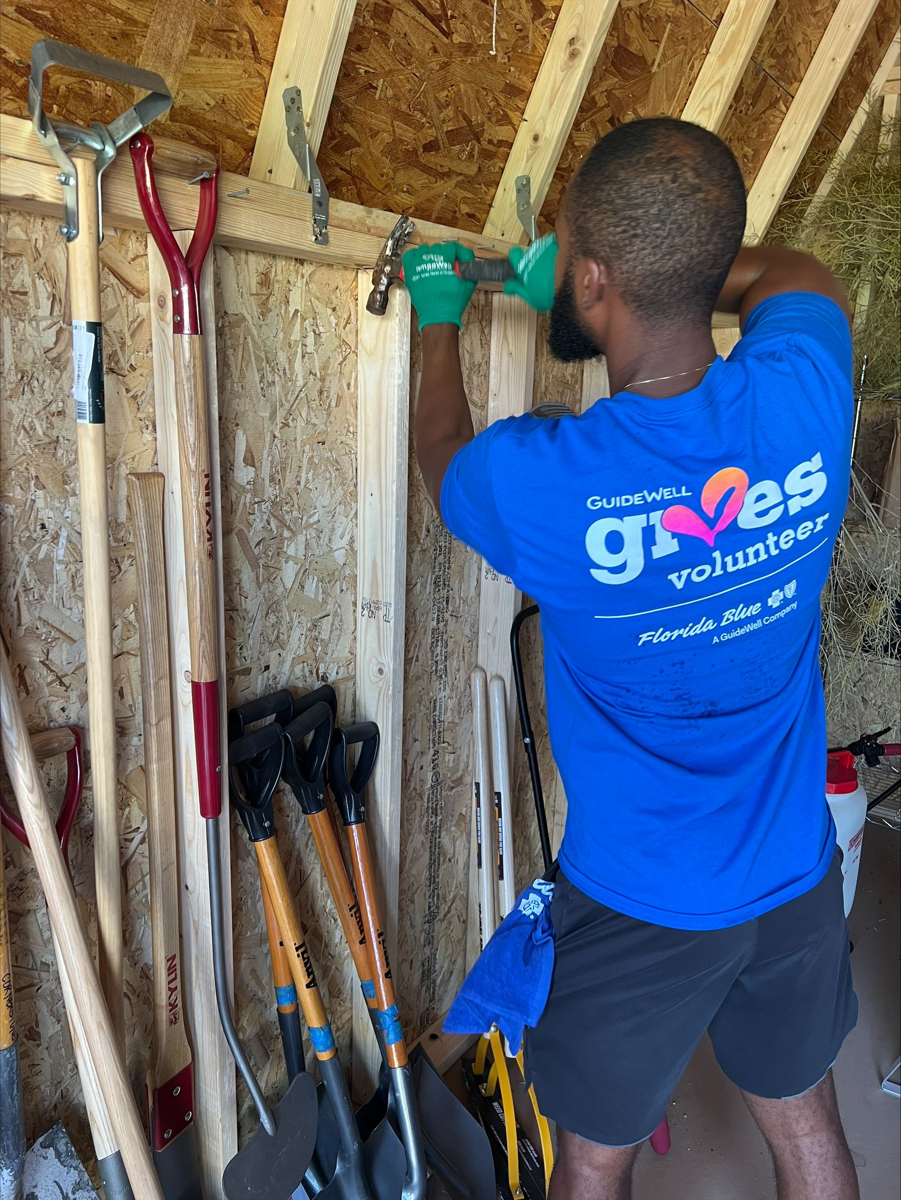 Florida Blue volunteers working in the community